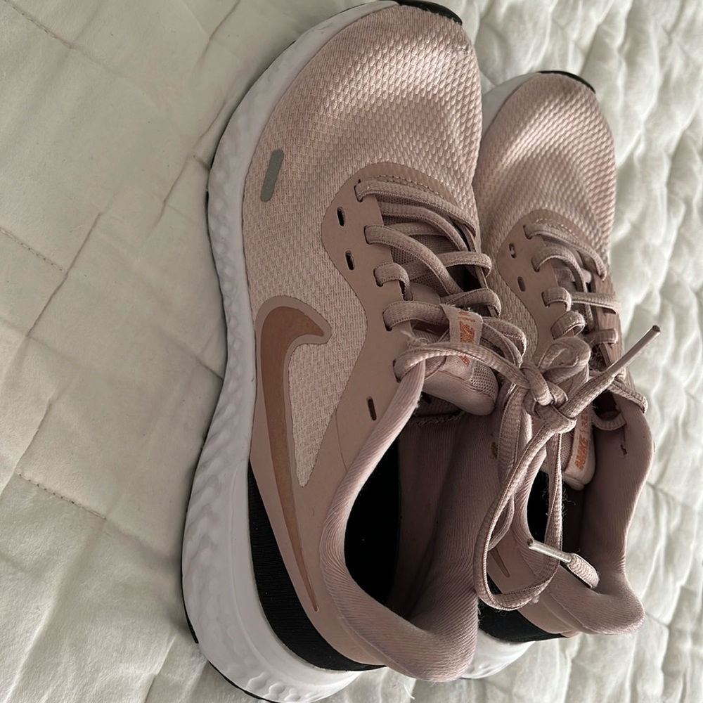 Women's Nike Revolution Pink